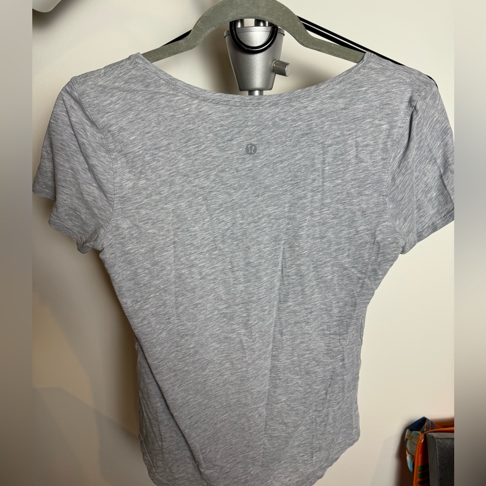 GREY & BLACK LULULEMON TSHIRTS Size 4!